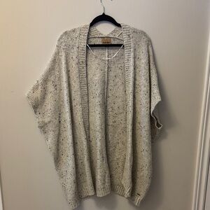 Harlow Open ShortSleeve Poncho